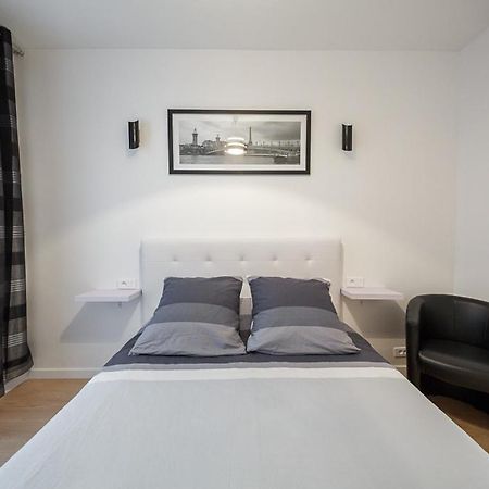 Appartamento Near Eiffel Tower - Beautiful Flat Parigi Esterno foto